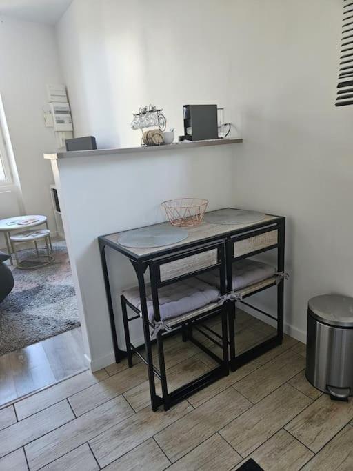 Beautiful F2 Apartment 5 Stops By Train From Paris モレ・シュル・ロワン エクステリア 写真